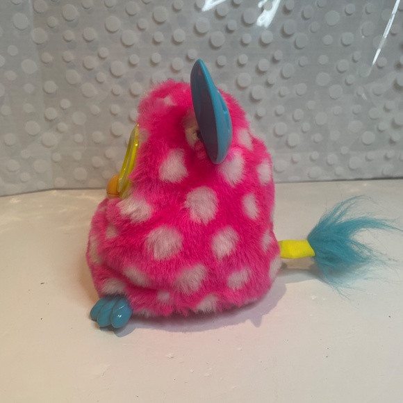 Furby Boom Pink Polka Dots interactive plush toy - Picture 6 of 8